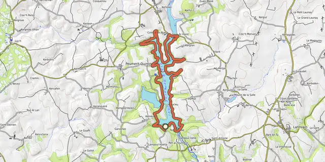 The Le tour du lac de Kerné-Uhel track on the OpenTopoMap map
