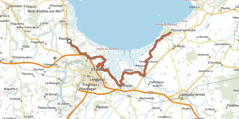 Map of the EV4 - La Vélomaritime® - section 4/5 track on OpenTopoMap, with the start and numbered waypoints