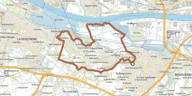 The Autour de la Roche Ballue track on the IGN map