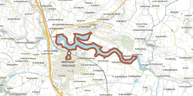 The Martigné-Ferchaud tour de l'étang track on the IGN map