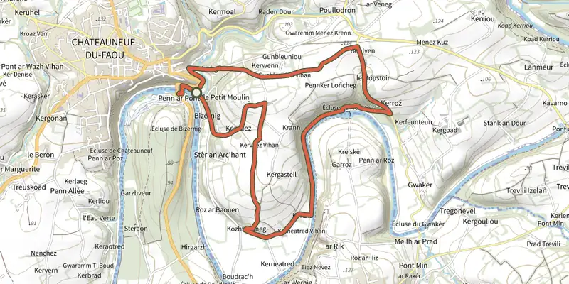 Map of the Chapelle du Moustoir track on the IGN map, with the start and numbered waypoints