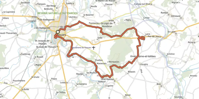 Map of the La balade des châteaux track on the IGN map, with the start and numbered waypoints