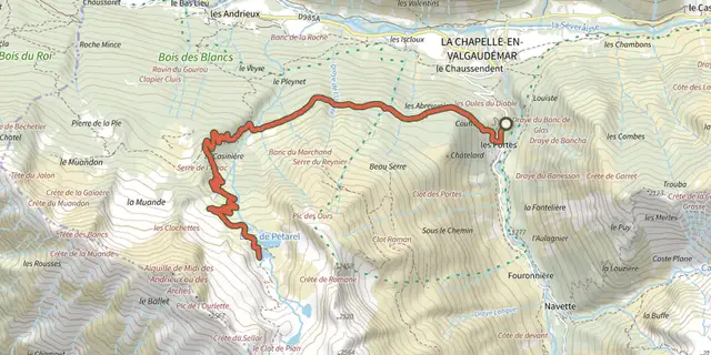The The Pétarel Lakes via Les Portes track on the IGN map