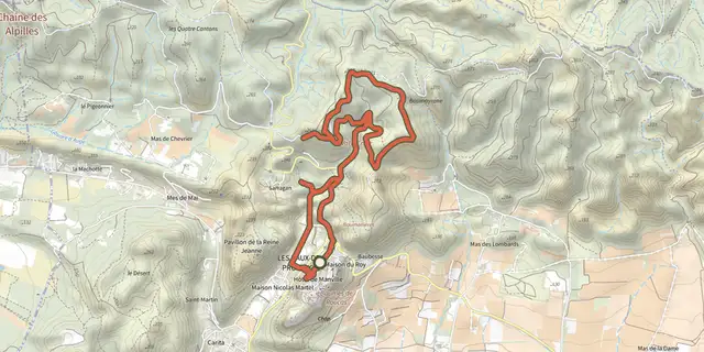 The Les Baux de Provence - Le Val d'Enfer track on the IGN map