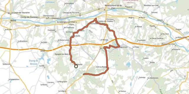 The De l'abbaye d'Aiguevives au château de Montpoupon track on the OpenTopoMap map