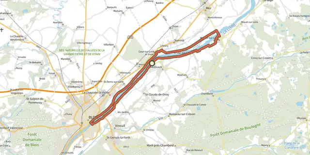 The Au fil de Loire track on the IGN map